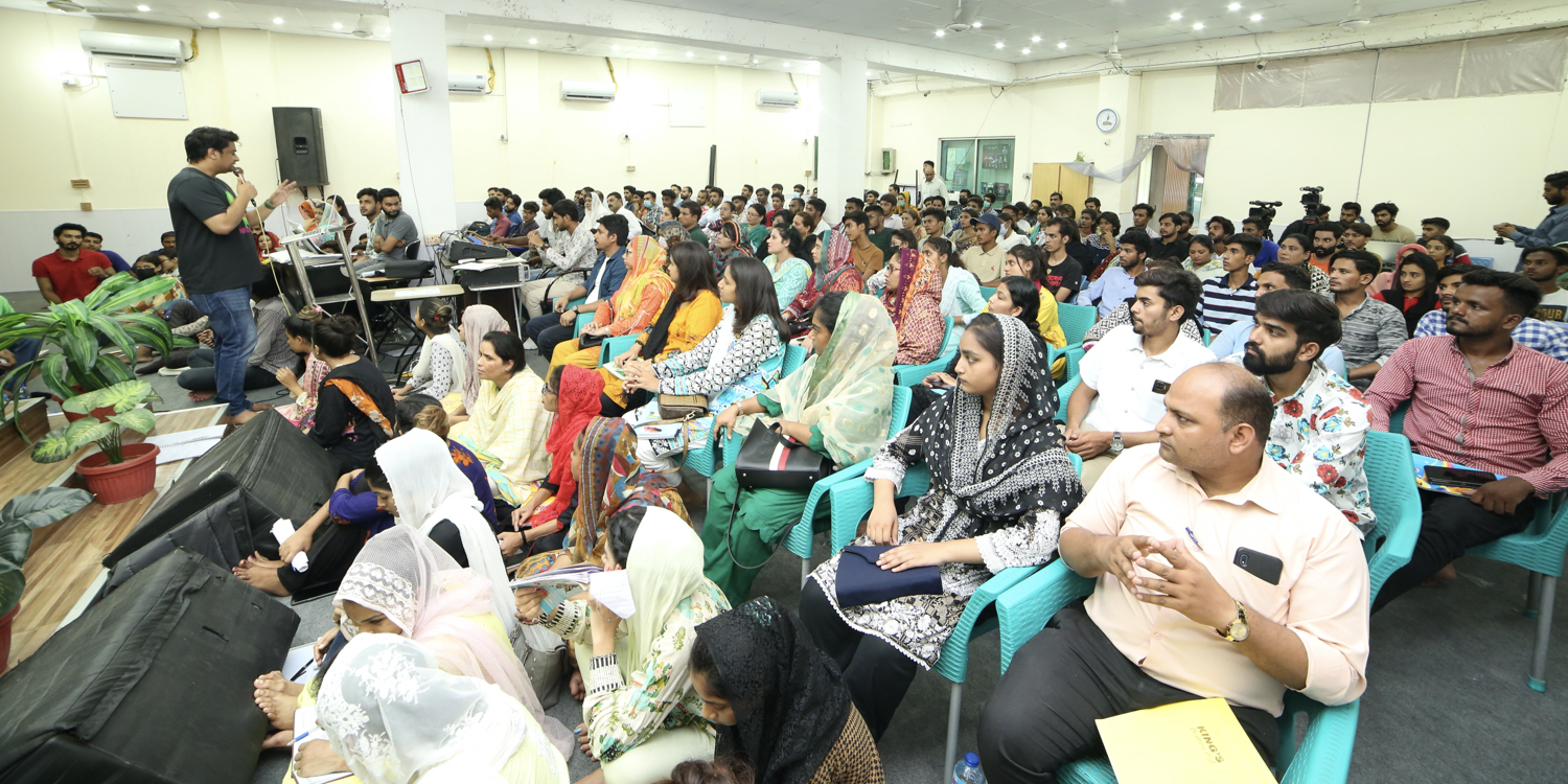 Church Planting in Pakistan, Dr. Naeem Nasir Speaking to during Youth Conference in Lahore.